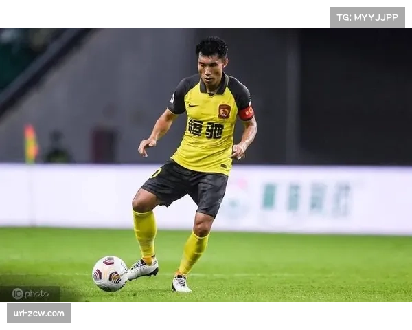 【2026年4月中超联赛·人物·特写特写:40岁老将汪嵩替补登场,创中国顶级联赛出场新纪录 【2026年4月中超联赛·人物·特写特写:40岁老将汪嵩替补登场,创中国顶级联赛出场新纪录